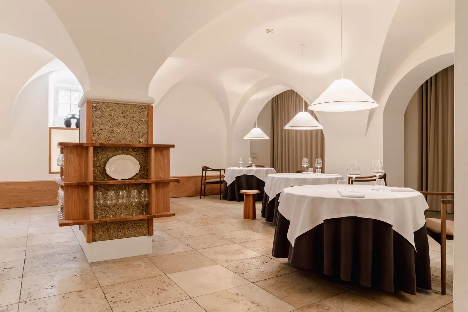 © AOC Restaurant Kopenhagen / HolmrisB8 – ORGANOID Naturoberflächen